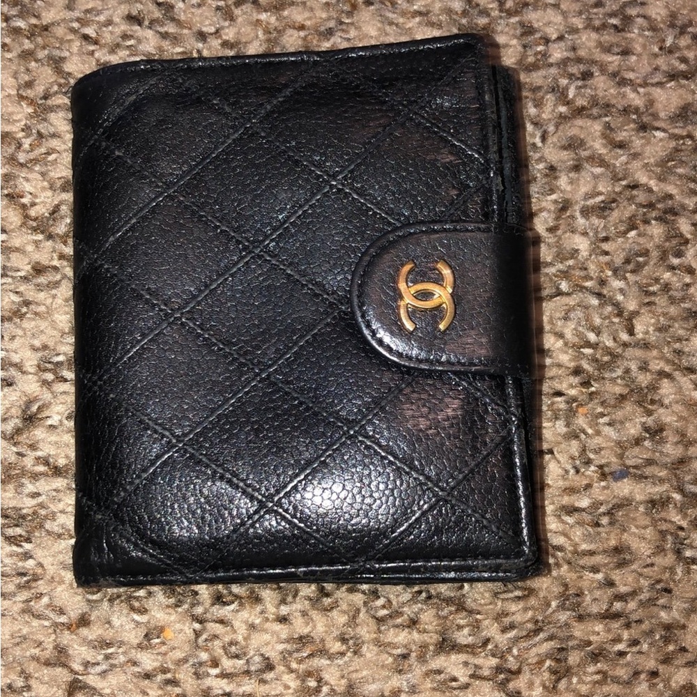 Chanel Bi-Fold wallet leather